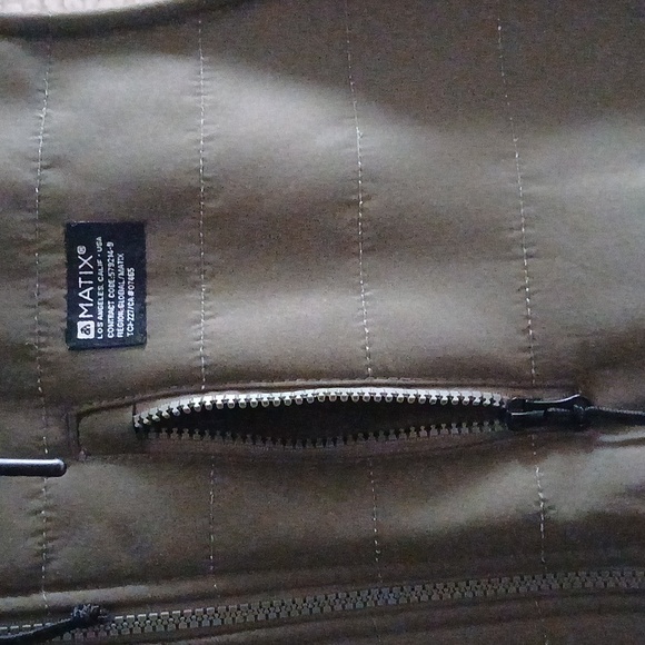 Vest - Picture 2 of 5